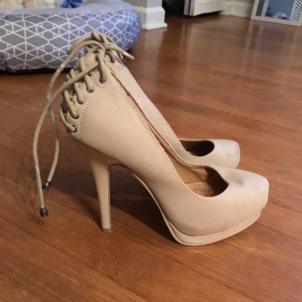 Matte nude pumps